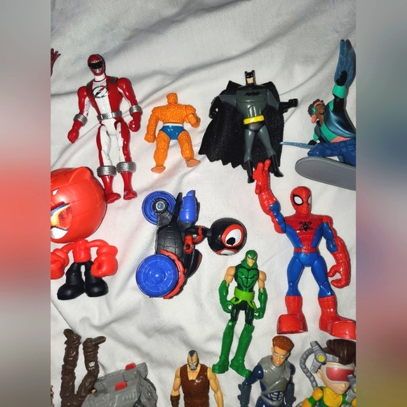: Huge mix Lot of 34 Marvel DC comics Action Figures & super heroes villains - Picture 5 of 7